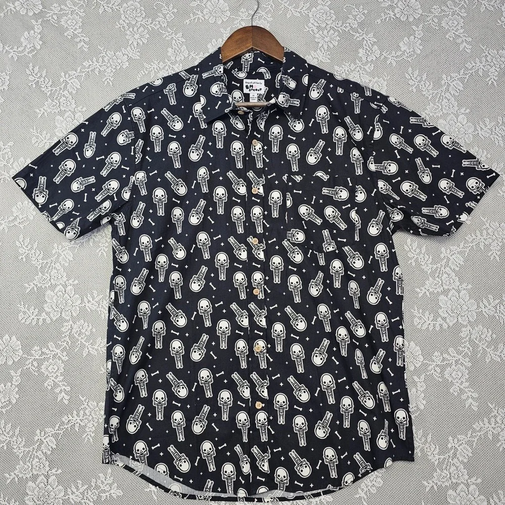 Em‎ & Sprout Skeleton Button Down Shirt Halloween Goth Kawaii Graphic Medium